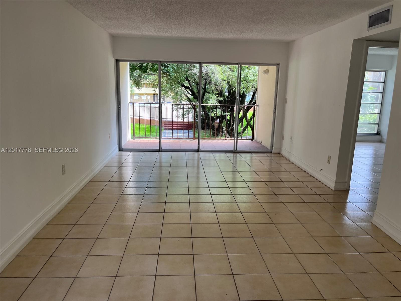 9190 Fontainebleau Blvd # 202, Miami FL 33172 — 2