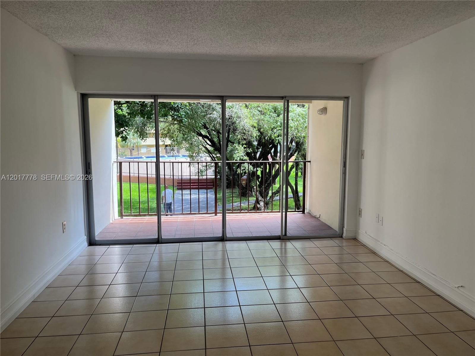 9190 Fontainebleau Blvd # 202, Miami FL 33172 — 3
