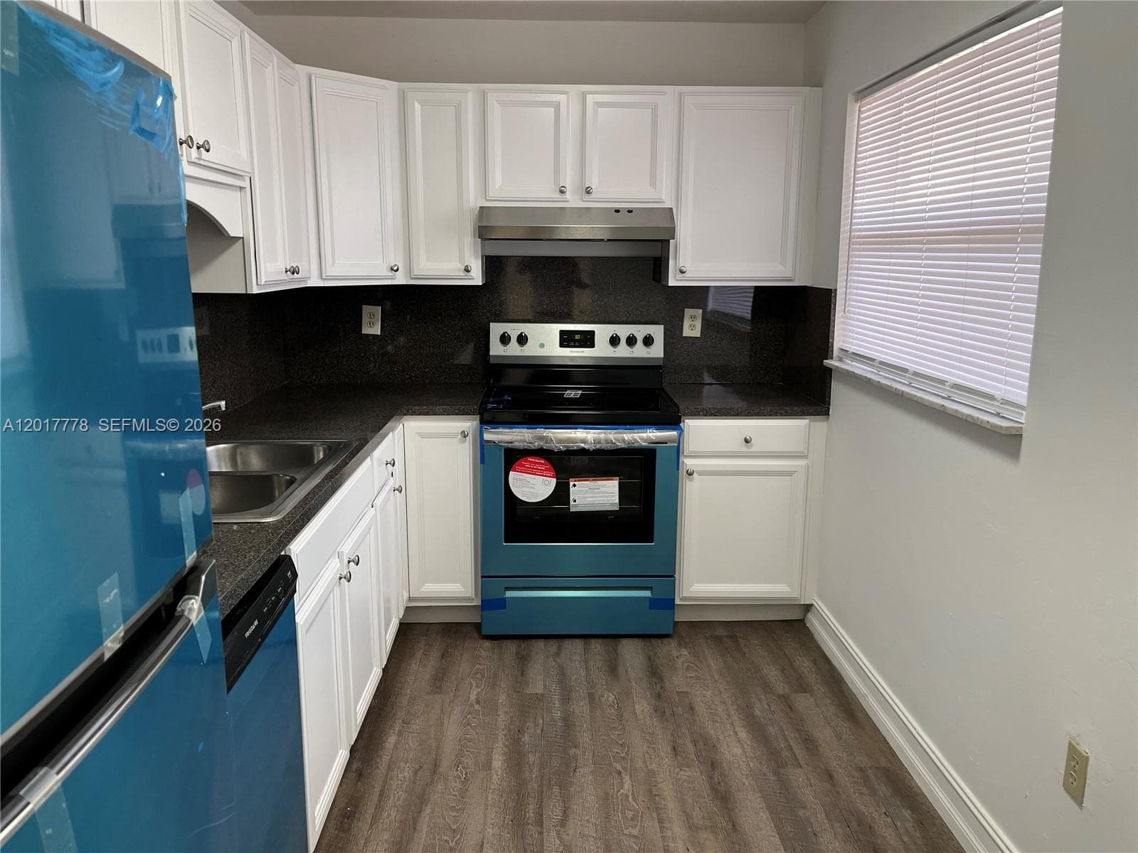9190 Fontainebleau Blvd # 202, Miami FL 33172 — 8