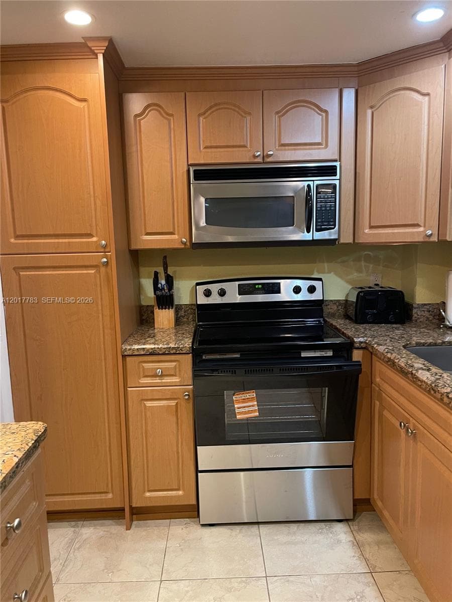 5005 Collins Ave # 1422, Miami Beach FL 33140 — 15