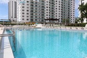 5005 Collins Ave # 1422, Miami Beach FL 33140 — 25