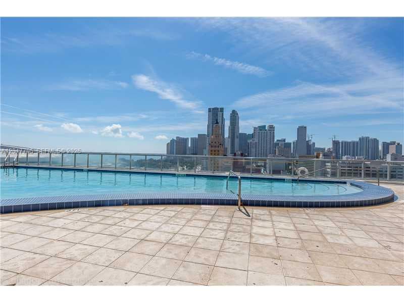888 Biscayne Blvd # 2705, Miami FL 33132 — 17