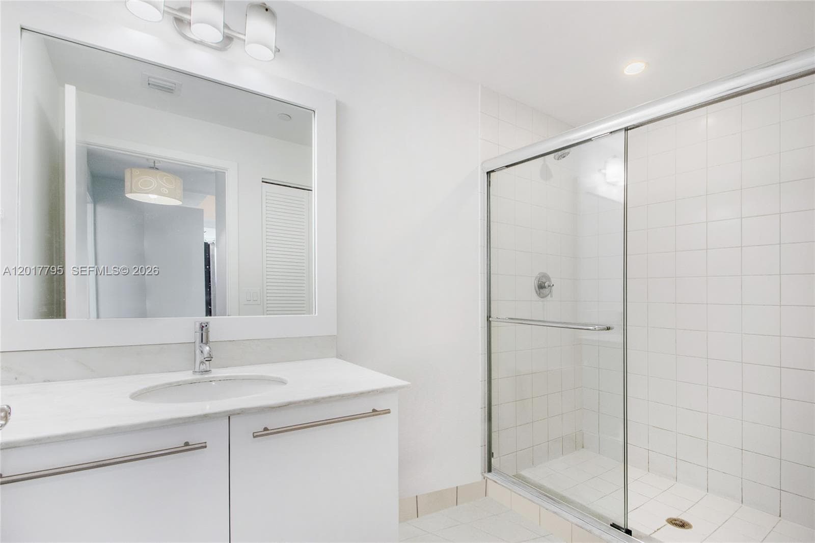 888 Biscayne Blvd # 2705, Miami FL 33132 — 12