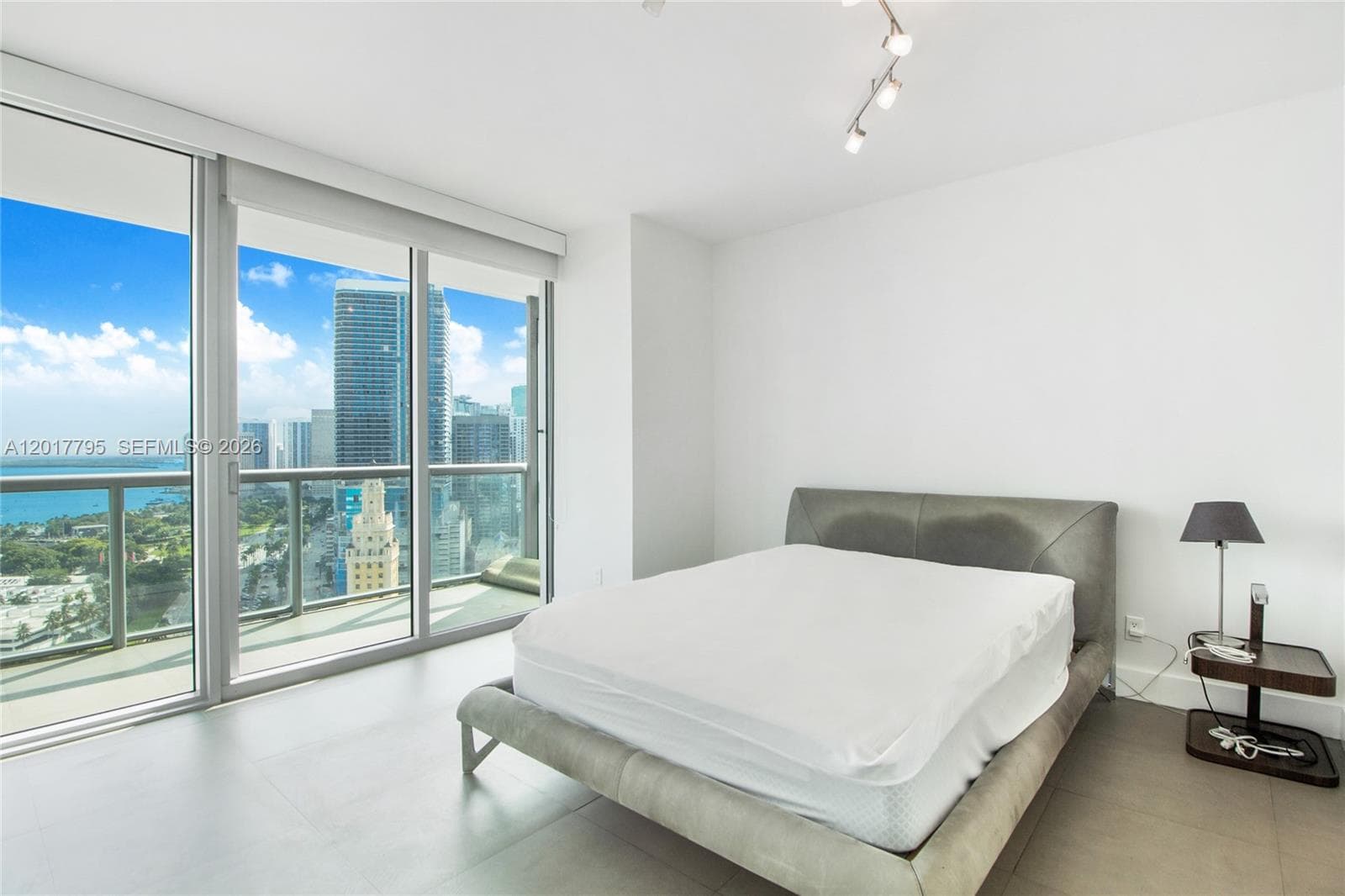888 Biscayne Blvd # 2705, Miami FL 33132 — 8