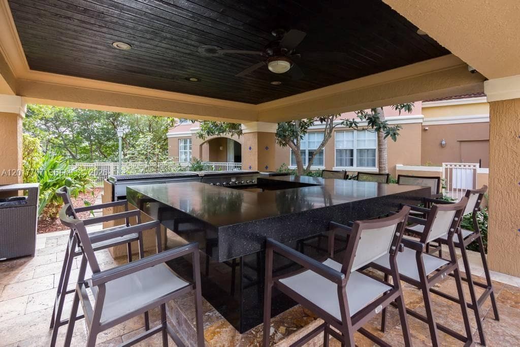 19601 E Country Club Dr # 7108, Aventura FL 33180 — 33
