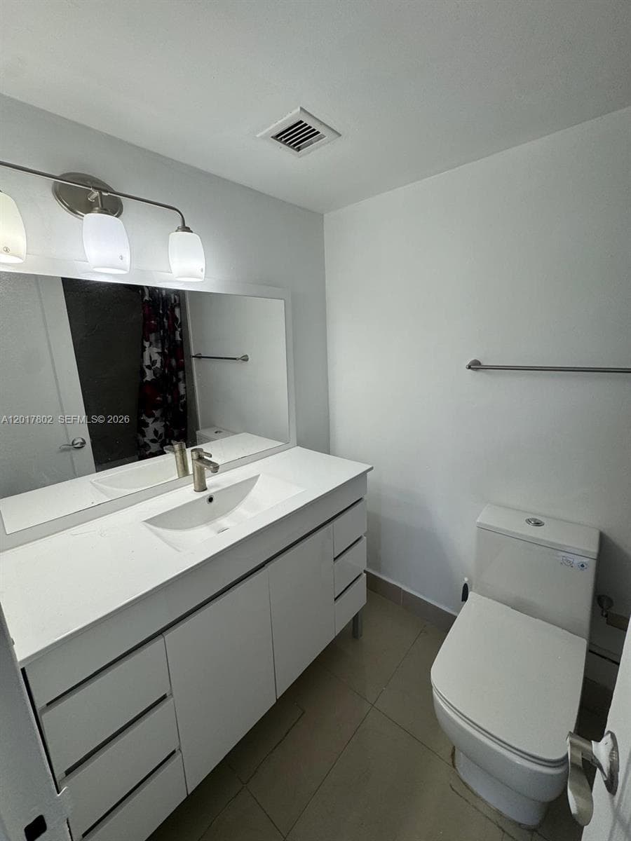 2020 NE 135th St # 303, North Miami FL 33181 — 10
