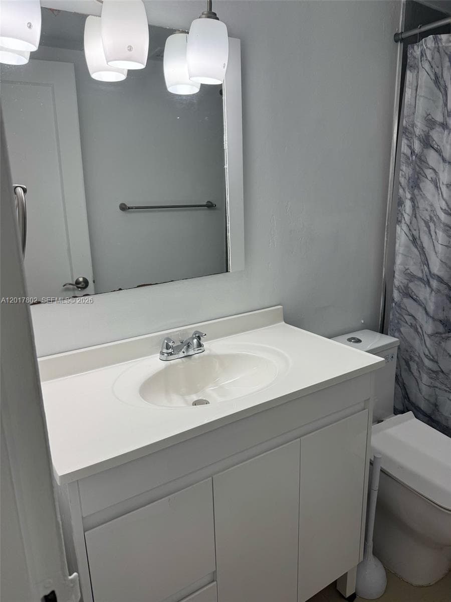 2020 NE 135th St # 303, North Miami FL 33181 — 11