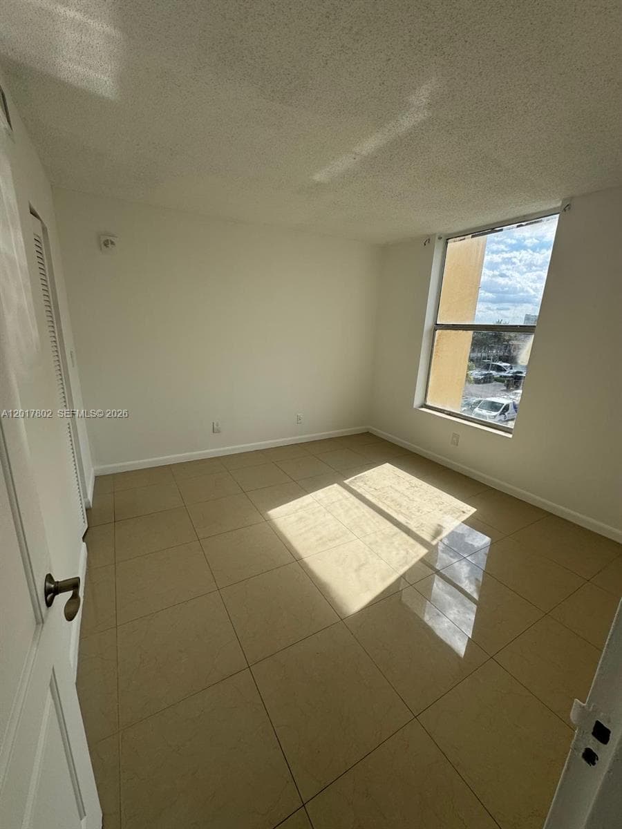 2020 NE 135th St # 303, North Miami FL 33181 — 8