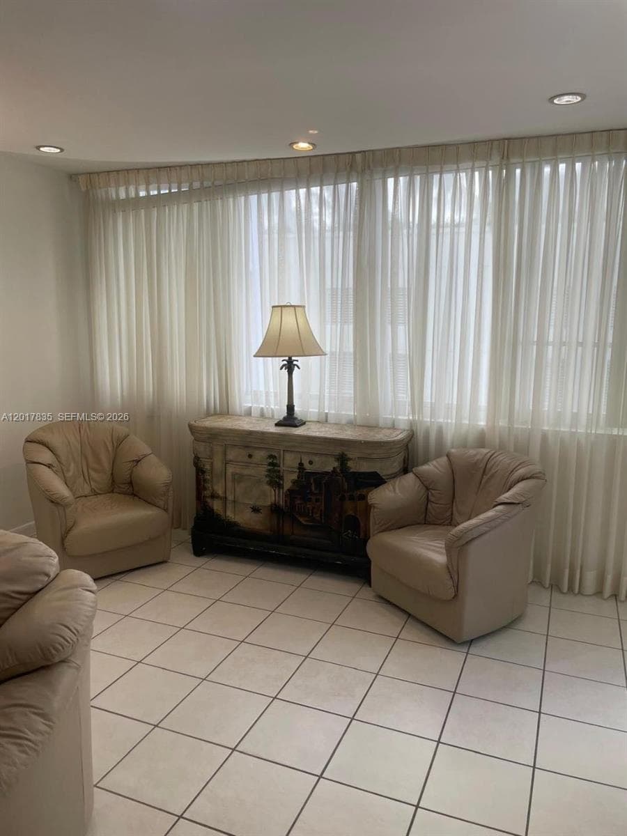 5005 Collins Ave # 424, Miami Beach FL 33140 — 5