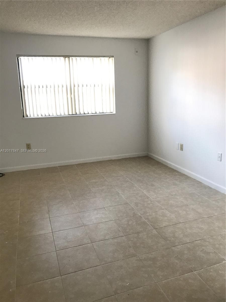 7235 NW 179th St # 101, Hialeah FL 33015 — 19