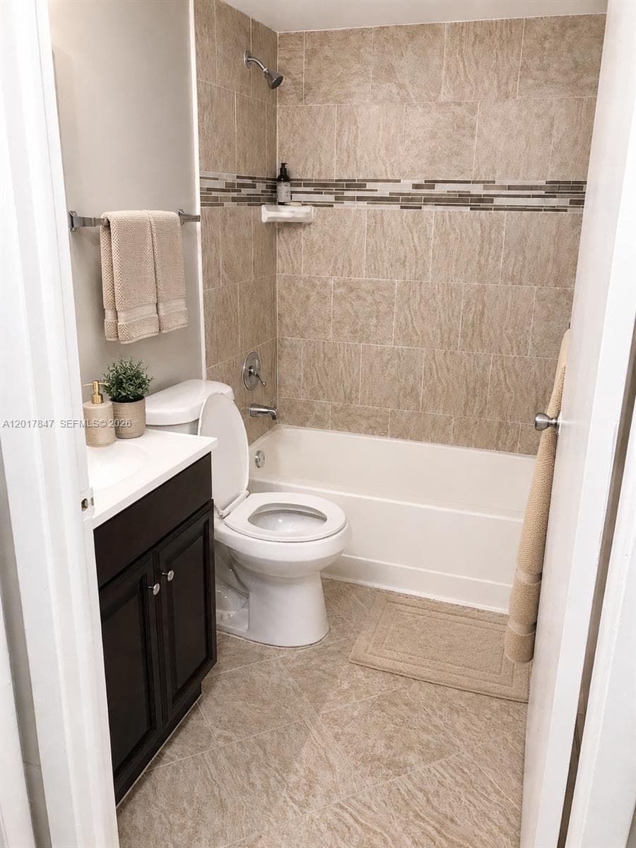 7235 NW 179th St # 101, Hialeah FL 33015 — 21