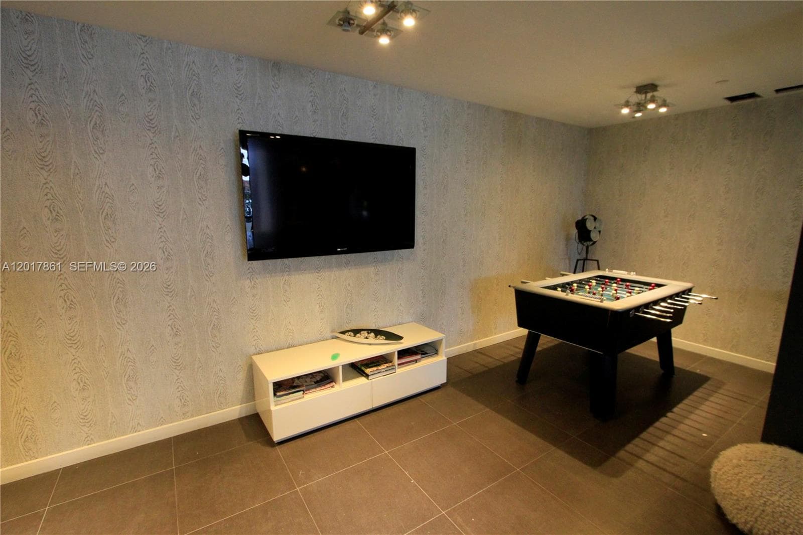 2100 Park Ave # 202, Miami Beach FL 33139 — 17