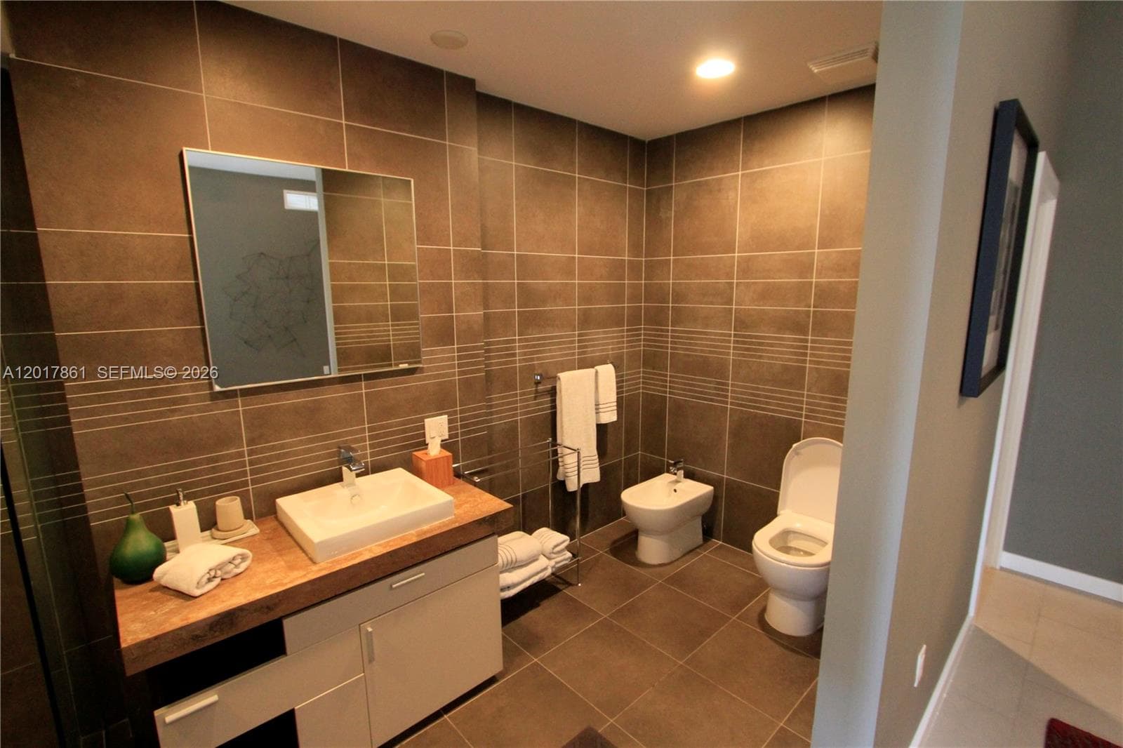 2100 Park Ave # 202, Miami Beach FL 33139 — 9