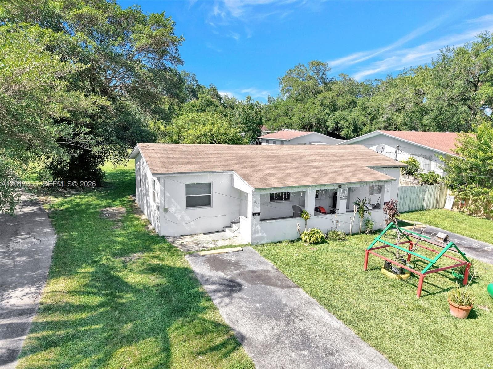 555 NW 90th St, El Portal FL 33150 — 32