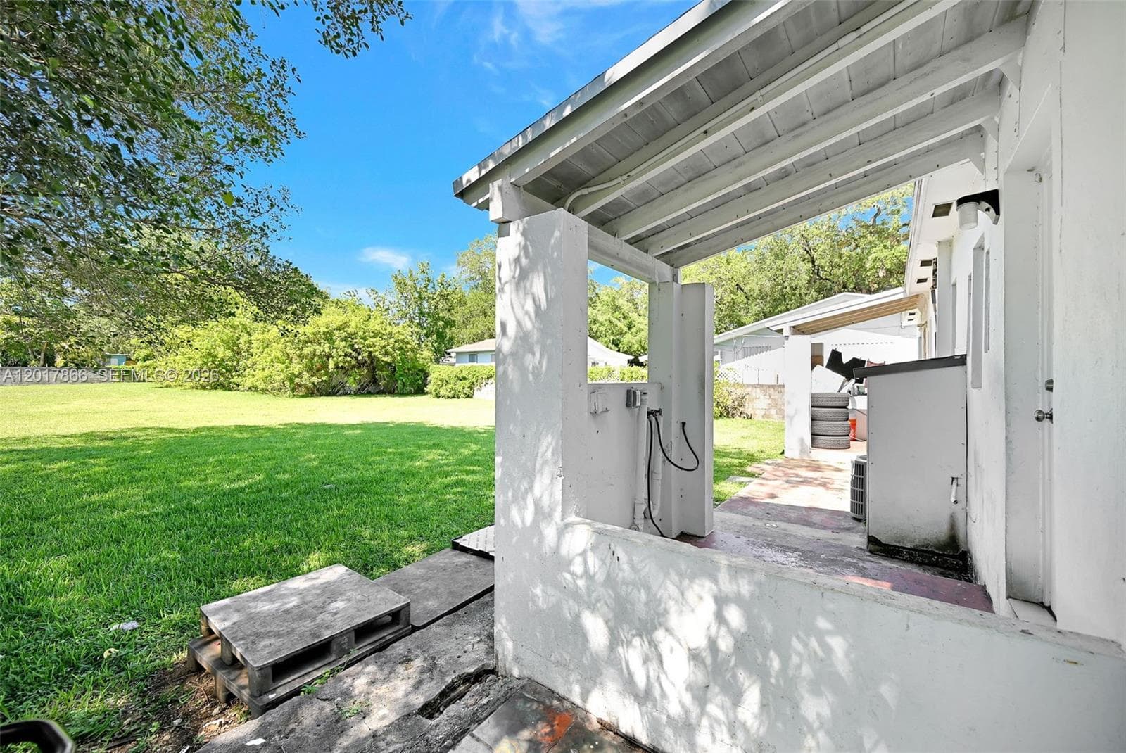 555 NW 90th St, El Portal FL 33150 — 41