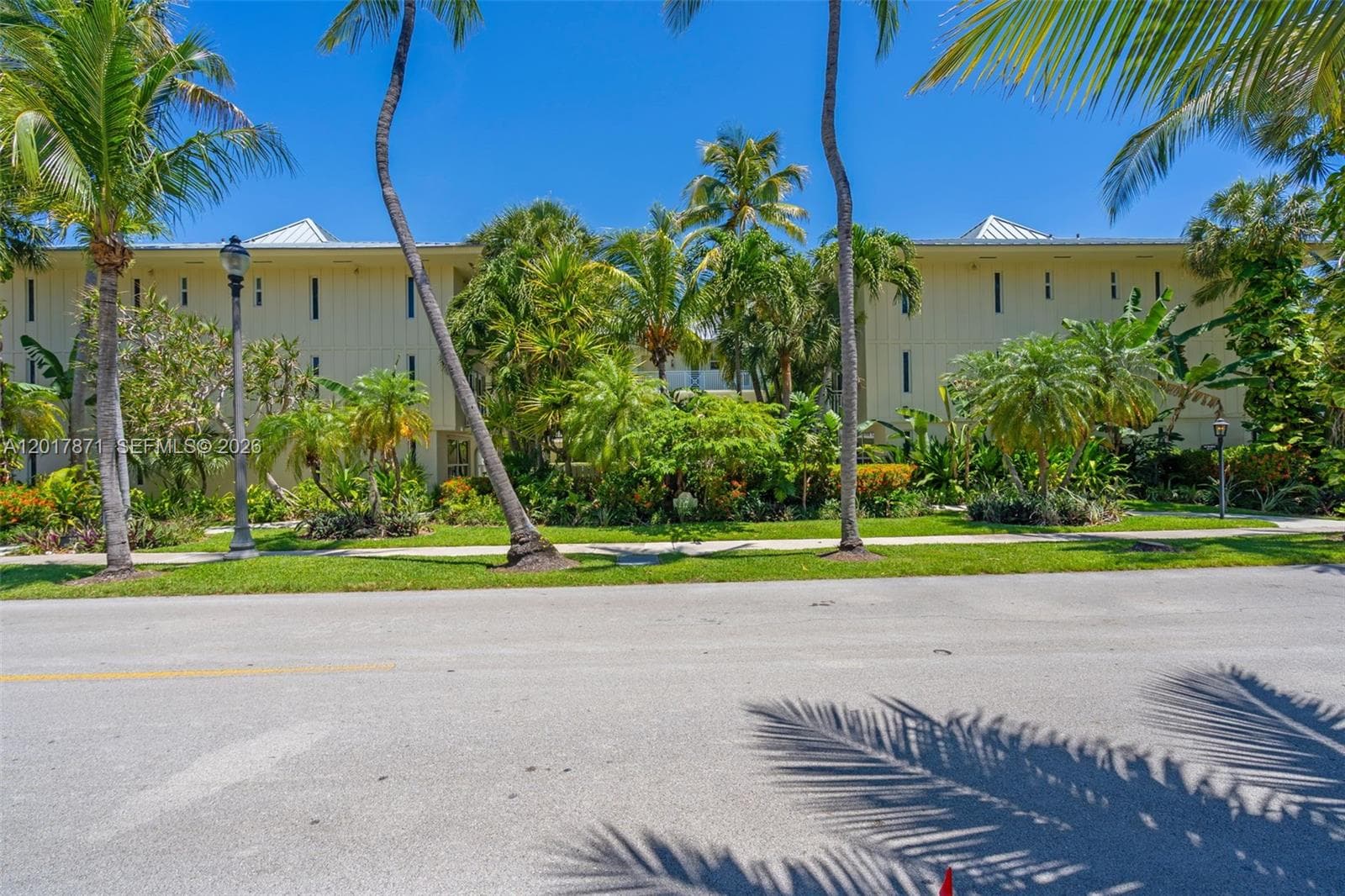 255 Sunrise Dr # 207, Key Biscayne FL 33149 — 2