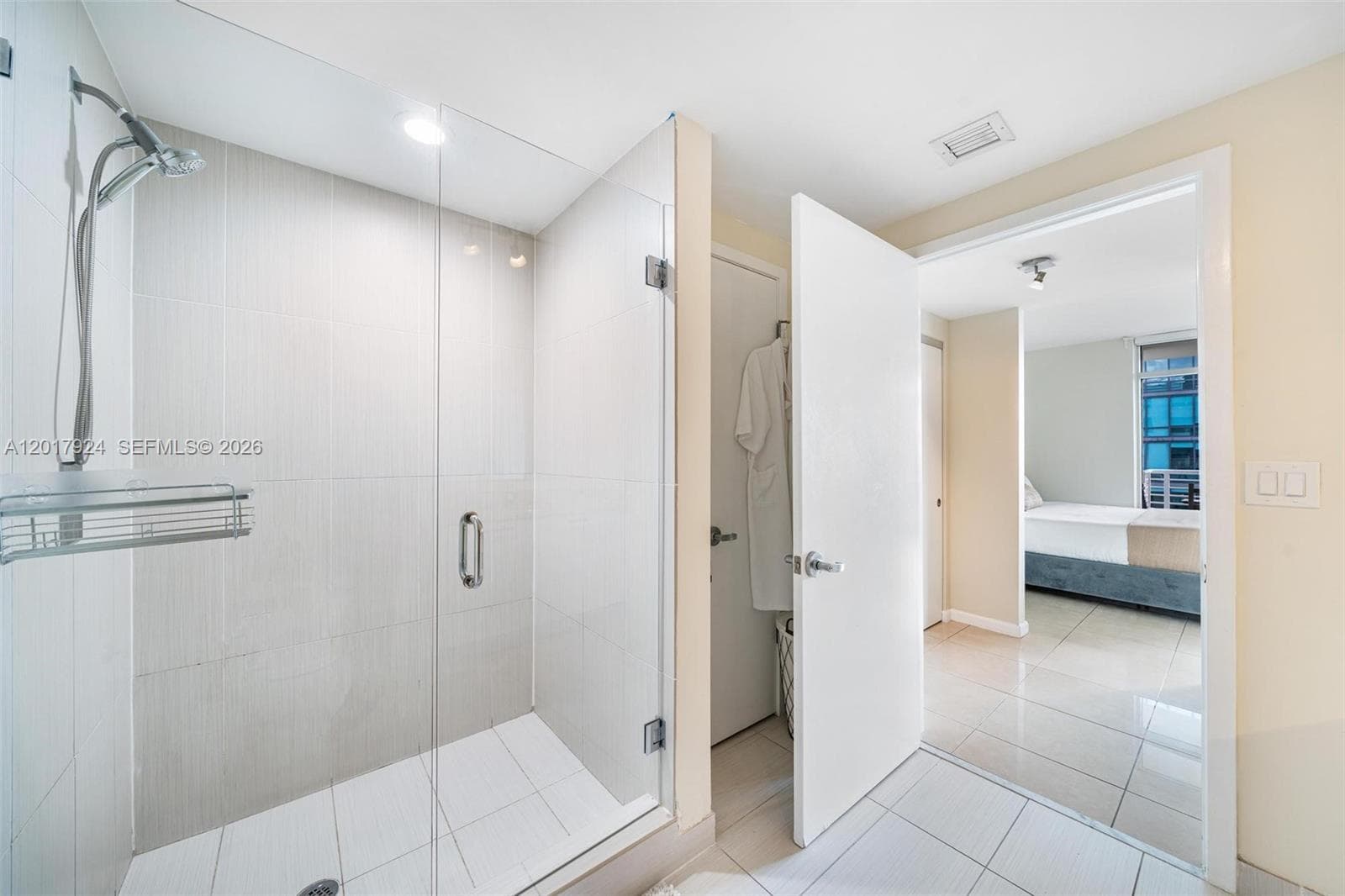 3250 NE 1st Ave # 916, Miami FL 33137 — 22