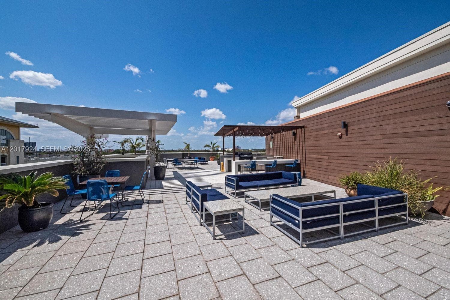 3250 NE 1st Ave # 916, Miami FL 33137 — 32
