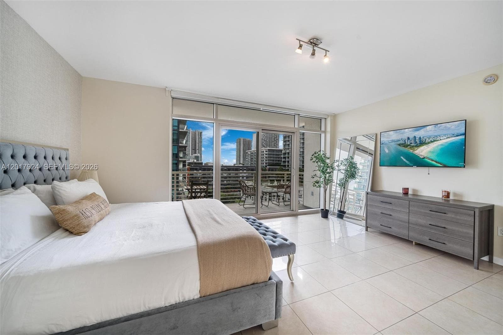 3250 NE 1st Ave # 916, Miami FL 33137 — 14