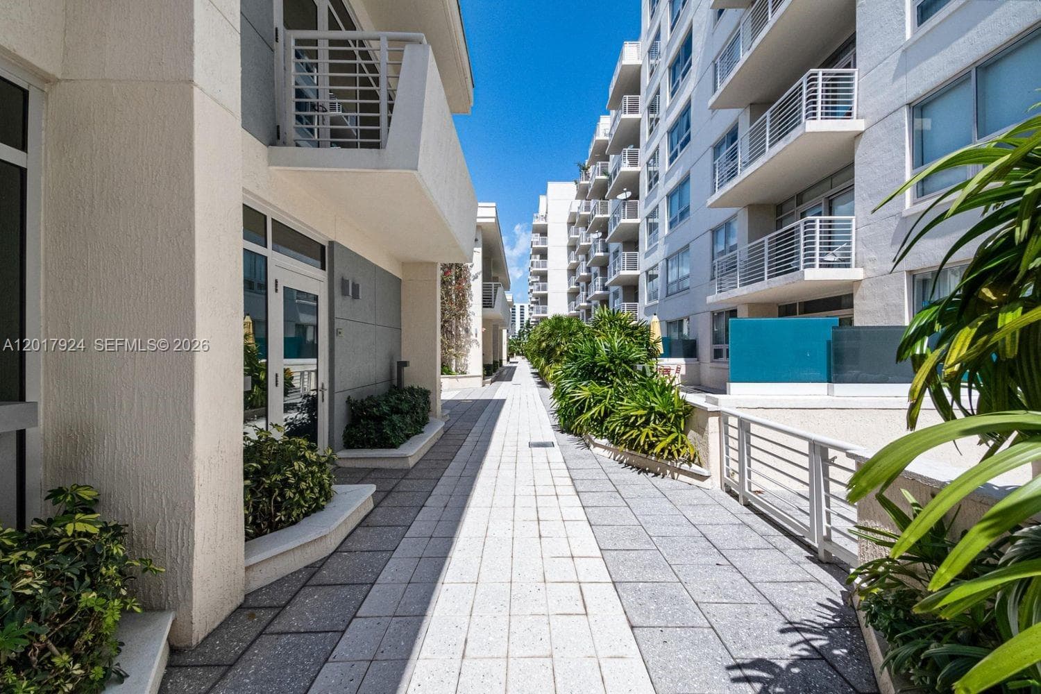 3250 NE 1st Ave # 916, Miami FL 33137 — 29