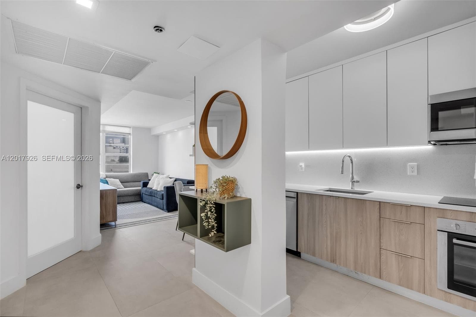 100 Lincoln Rd # 539, Miami Beach FL 33139 — 2