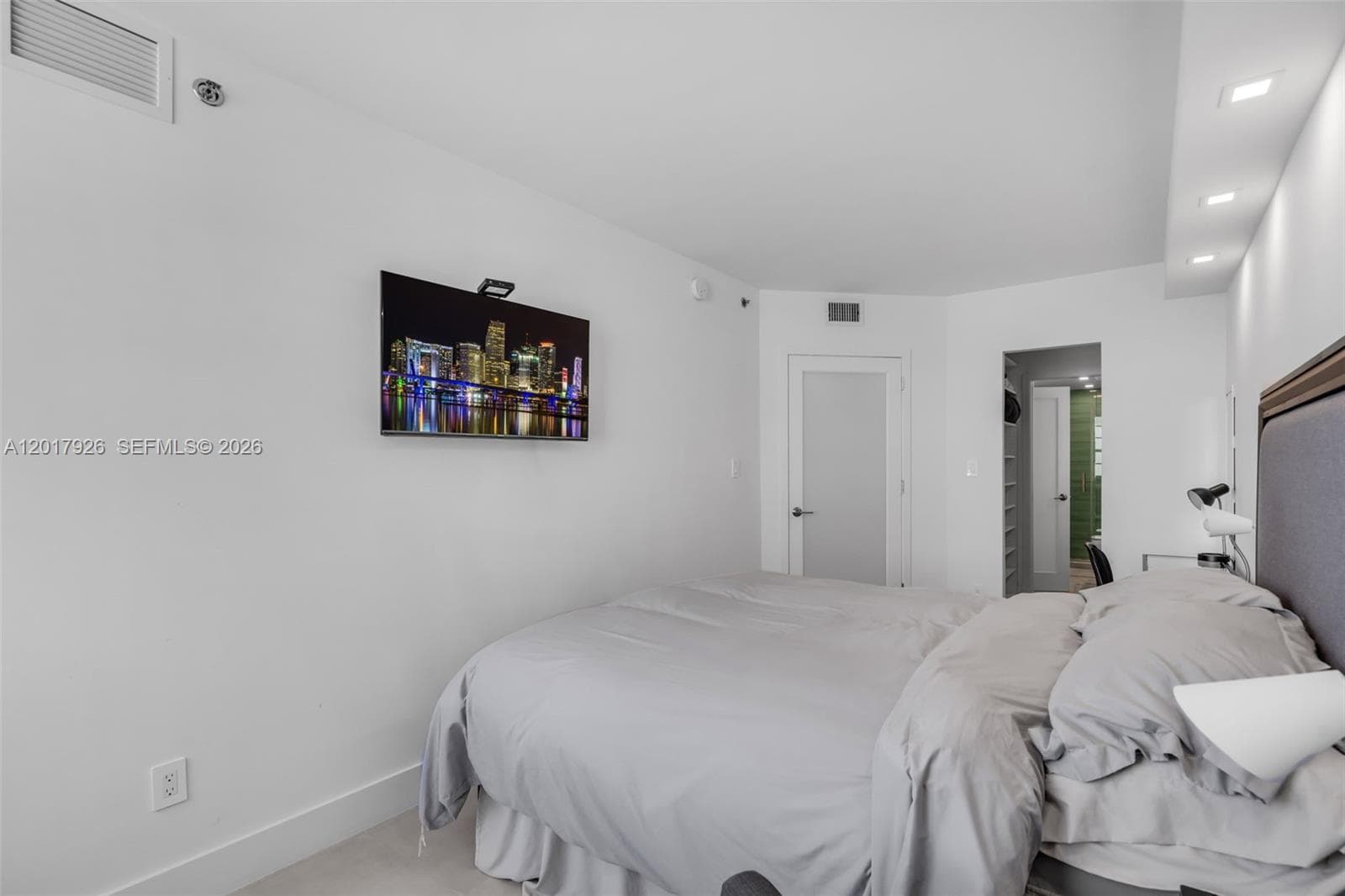 100 Lincoln Rd # 539, Miami Beach FL 33139 — 14
