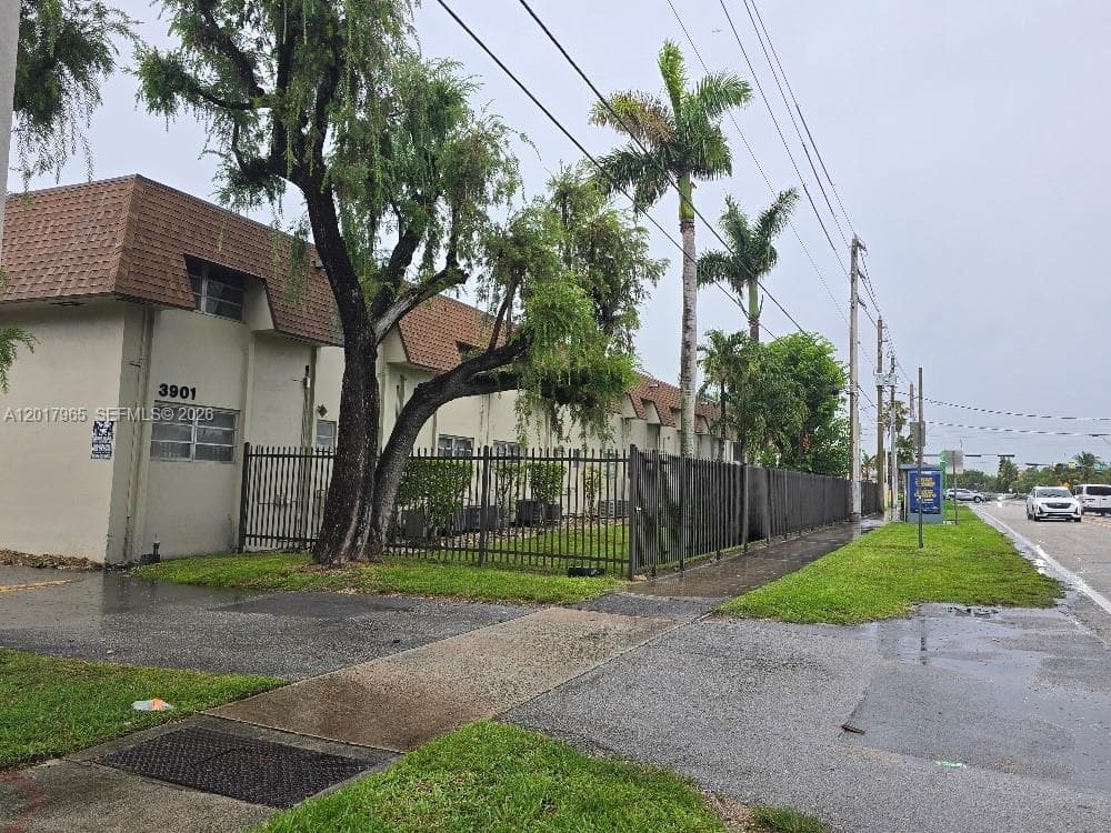 3901 SW 112th Ave # 38, Miami FL 33165 — 13
