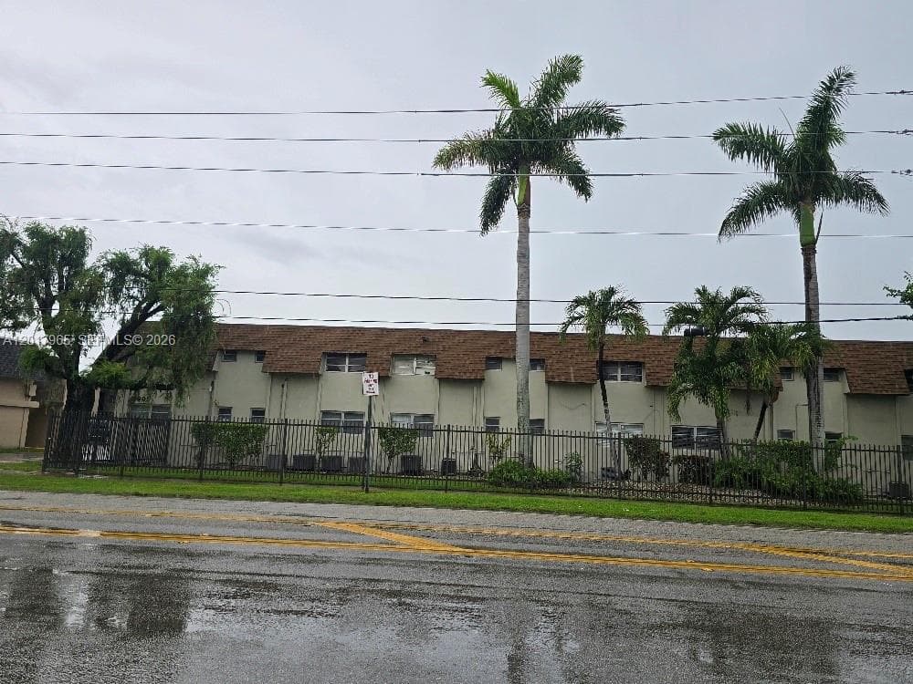 3901 SW 112th Ave # 38, Miami FL 33165 — 12