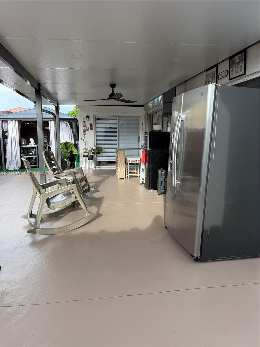 15823 SW 82nd St, Miami FL 33193 — 23