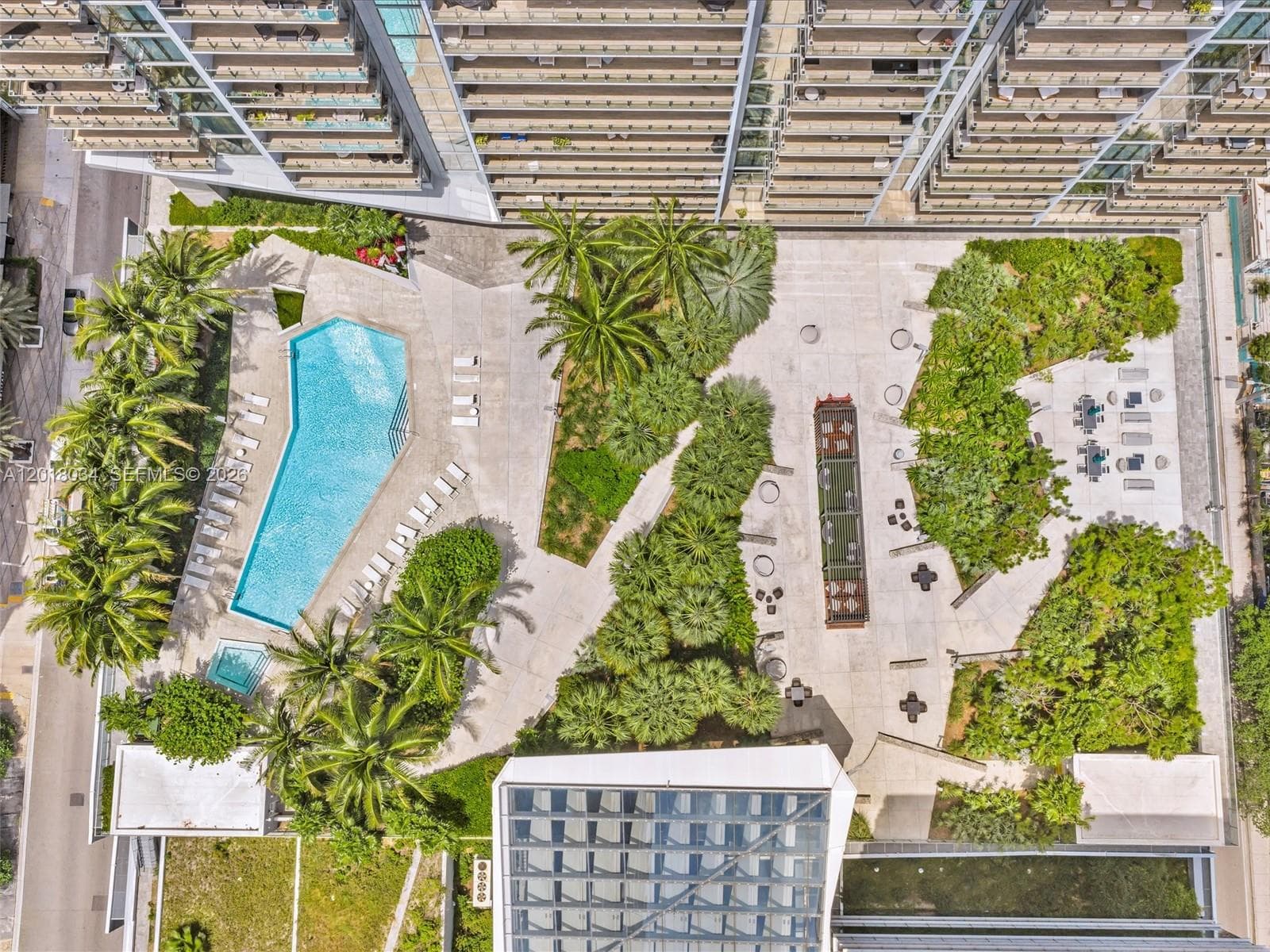 88 SW 7th St # 2011, Miami FL 33130 — 2