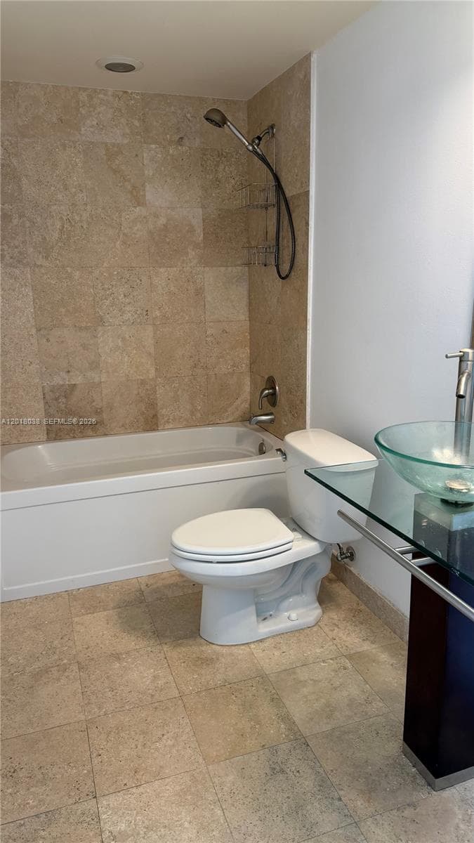 350 S Miami Ave # 3814, Miami FL 33130 — 13