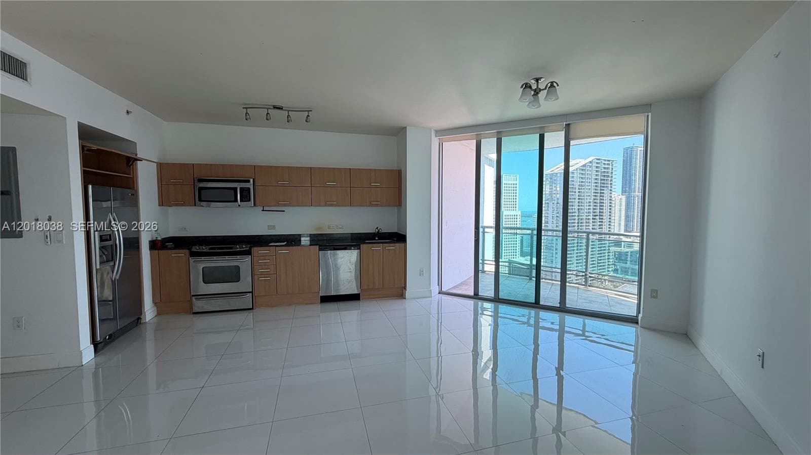 350 S Miami Ave # 3814, Miami FL 33130 — 16