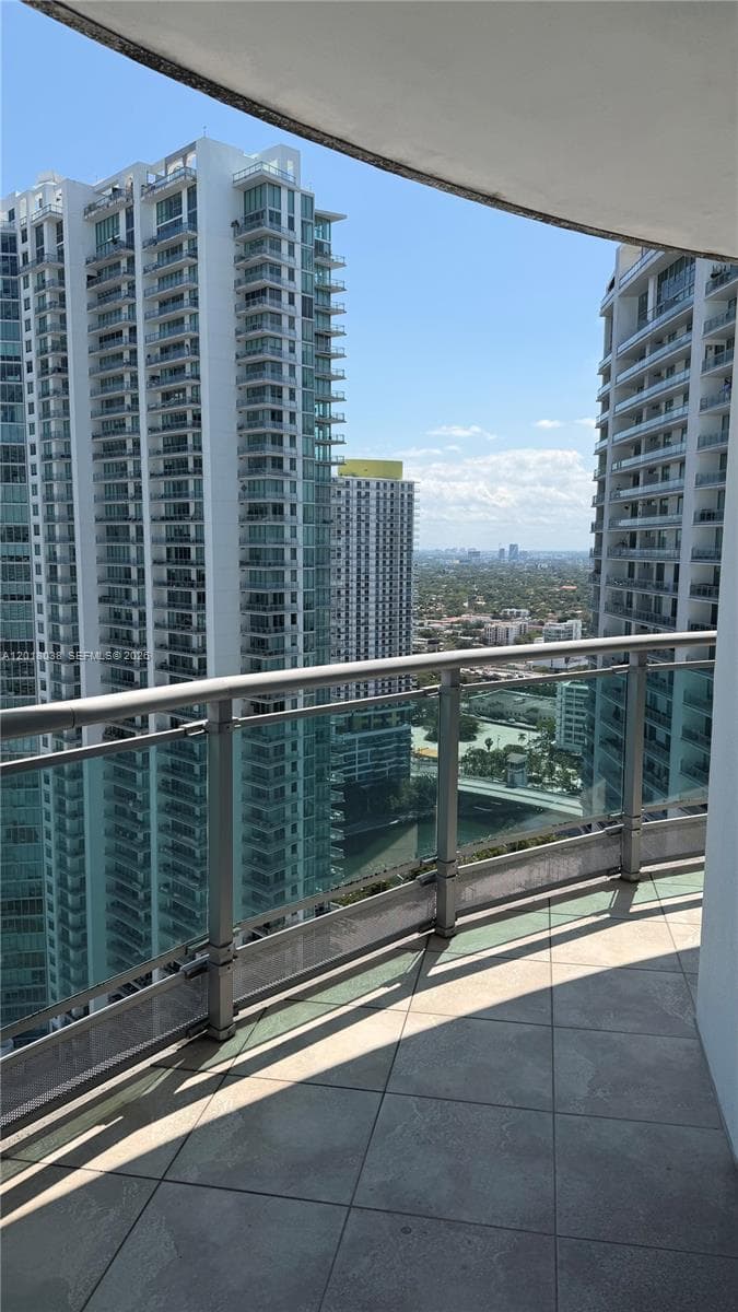 350 S Miami Ave # 3814, Miami FL 33130 — 20