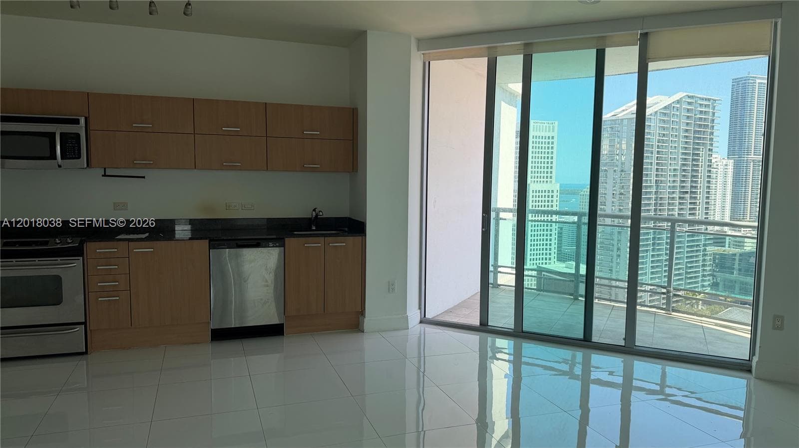 350 S Miami Ave # 3814, Miami FL 33130 — 14
