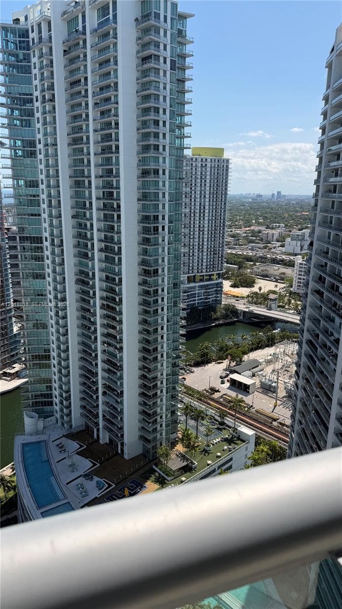 350 S Miami Ave # 3814, Miami FL 33130 — 21