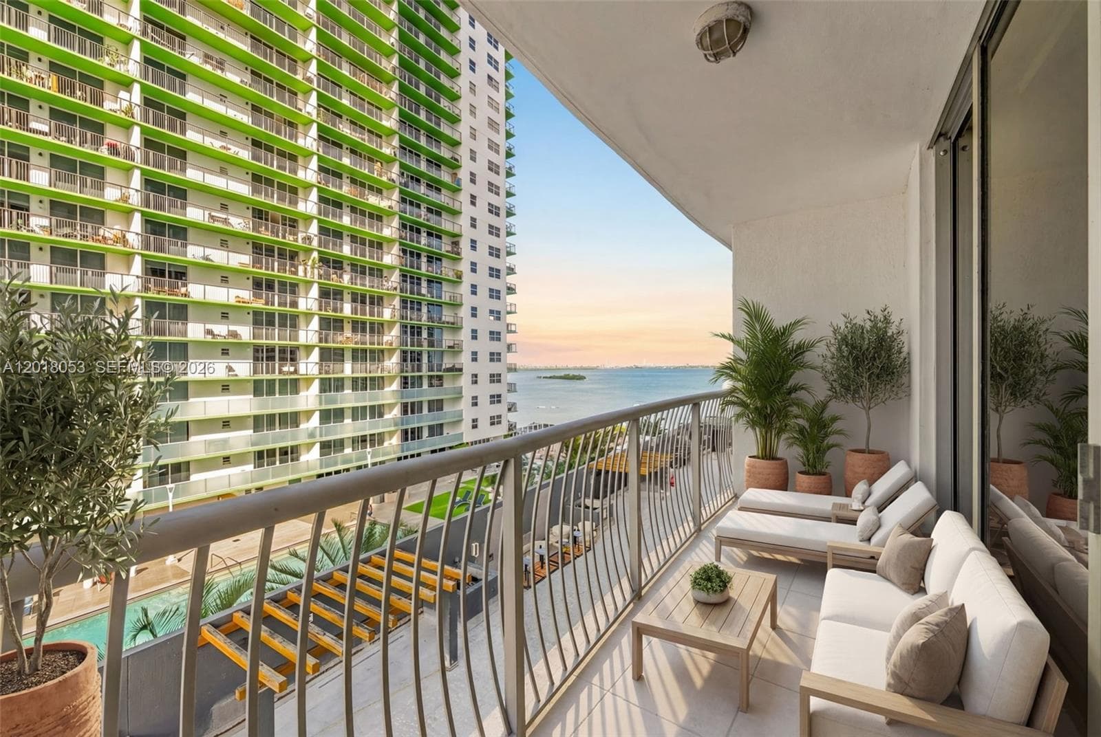 1750 N Bayshore Dr # 1407, Miami FL 33132 — 17