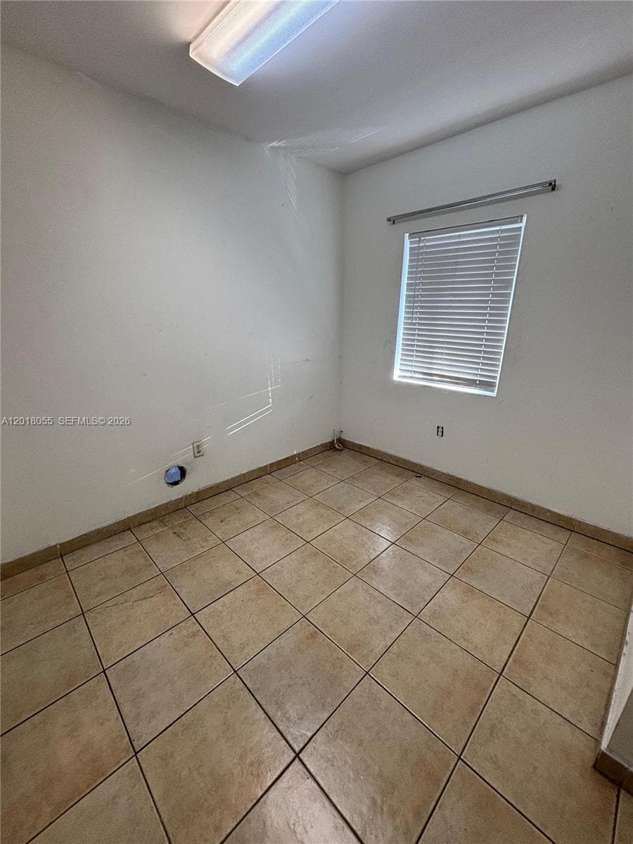 10950 NW 138th St # 3, Hialeah Gardens FL 33018 — 17