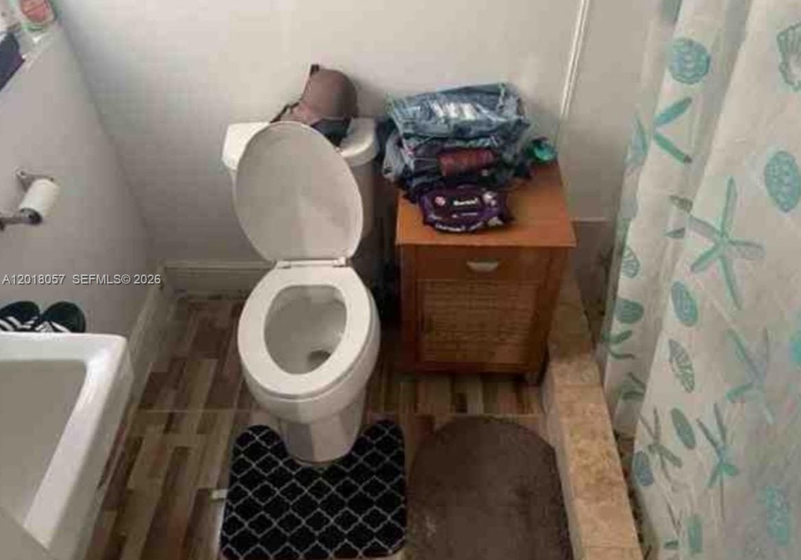 19422 SW 119th Ct, Miami FL 33177 — 16