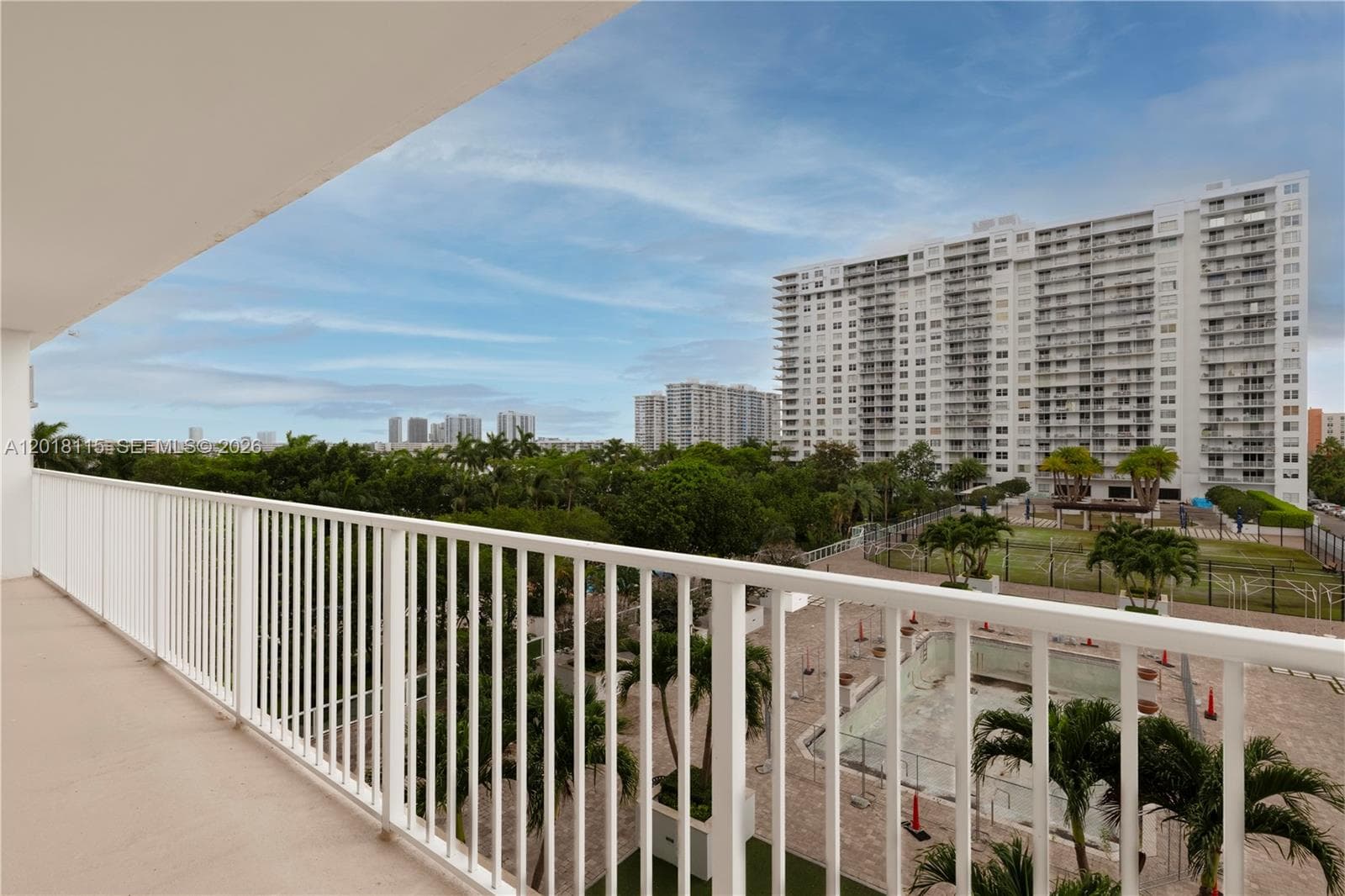 2851 NE 183rd St # 504E, Aventura FL 33160 — 4