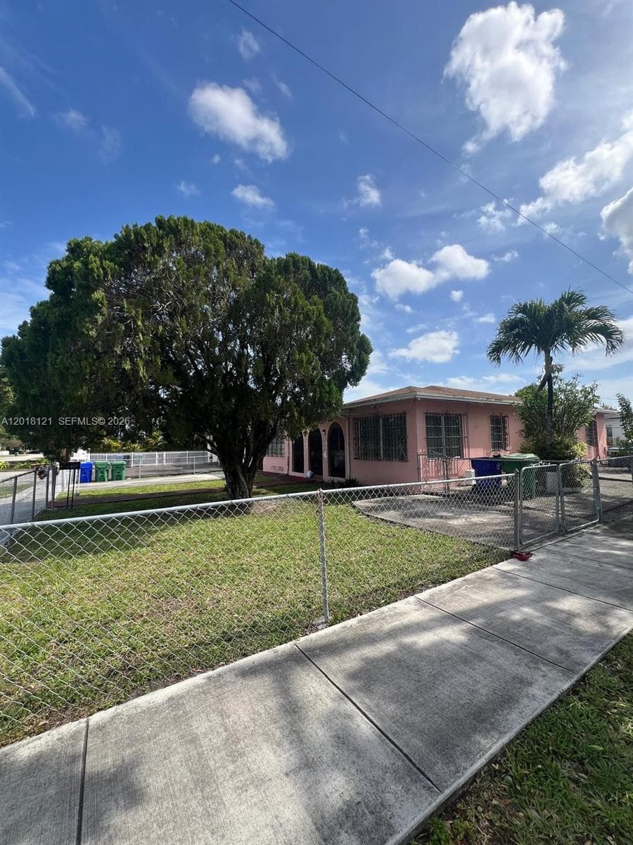 Twelfth St Manors, Miami, FL — 2
