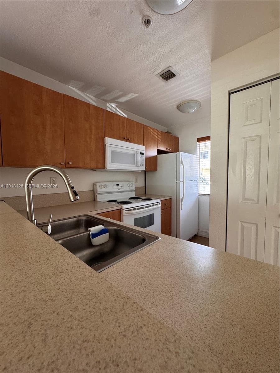 Park Place At Midway Cond, Miami, FL — 6