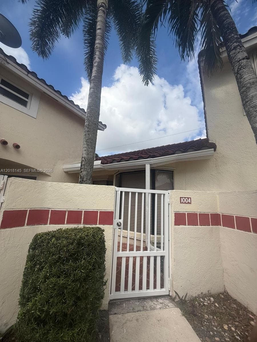 1004 San Remo Cir, Homestead FL 33035 — 1