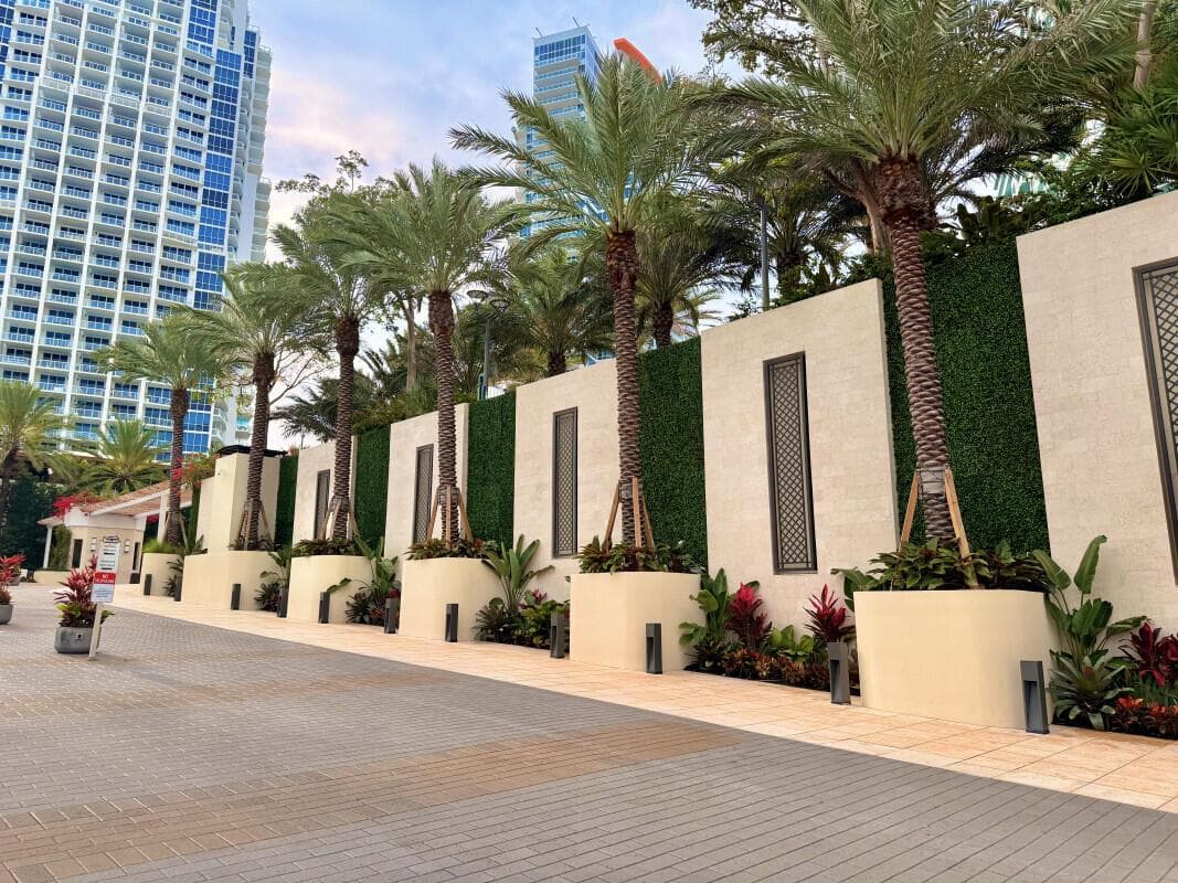 400 S Pointe Drive # 307, Miami Beach FL 33139 — 23