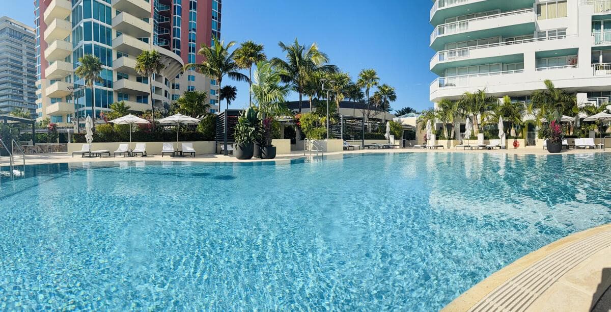 400 S Pointe Drive # 307, Miami Beach FL 33139 — 12