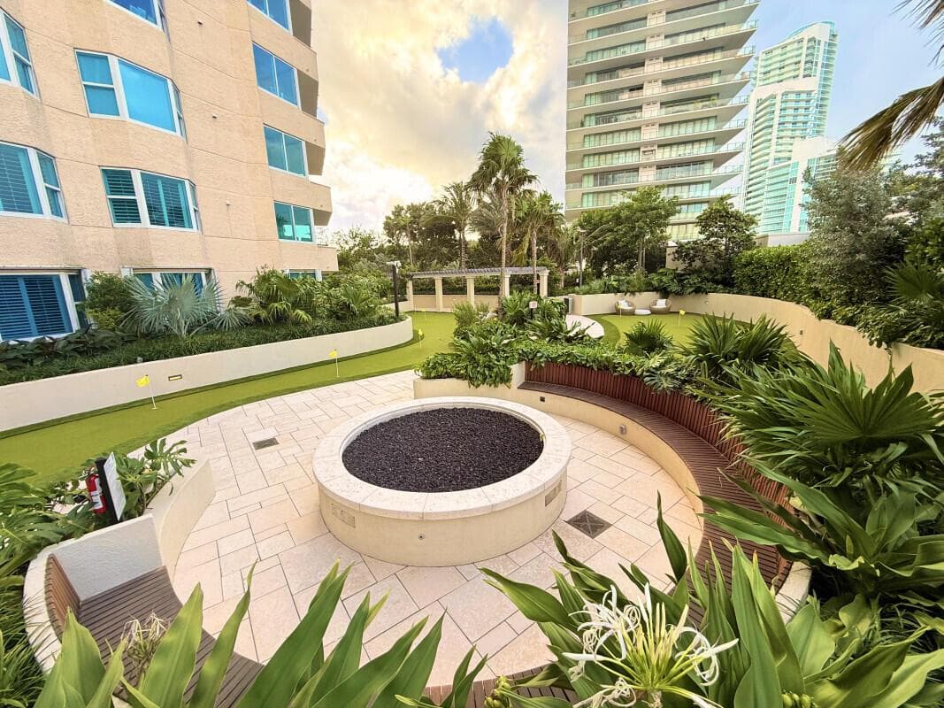 400 S Pointe Drive # 307, Miami Beach FL 33139 — 7