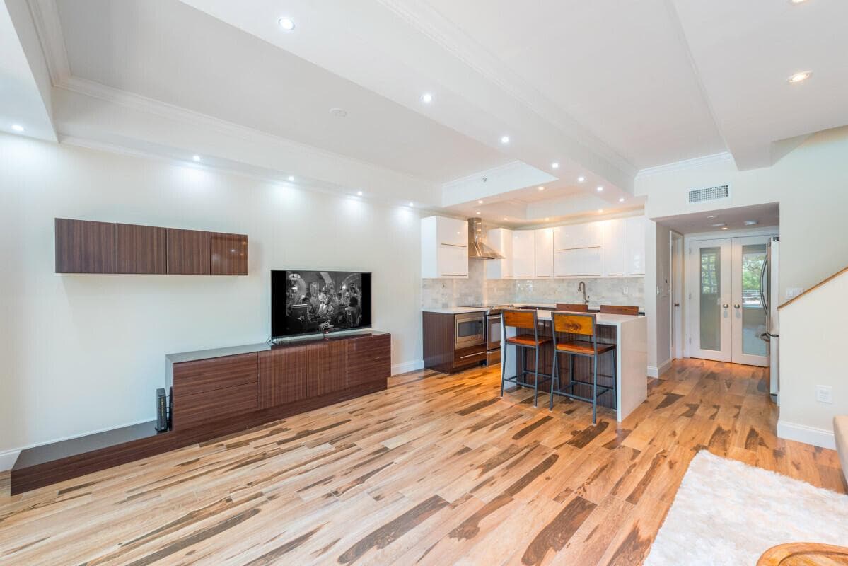 400 S Pointe Drive # 307, Miami Beach FL 33139 — 3
