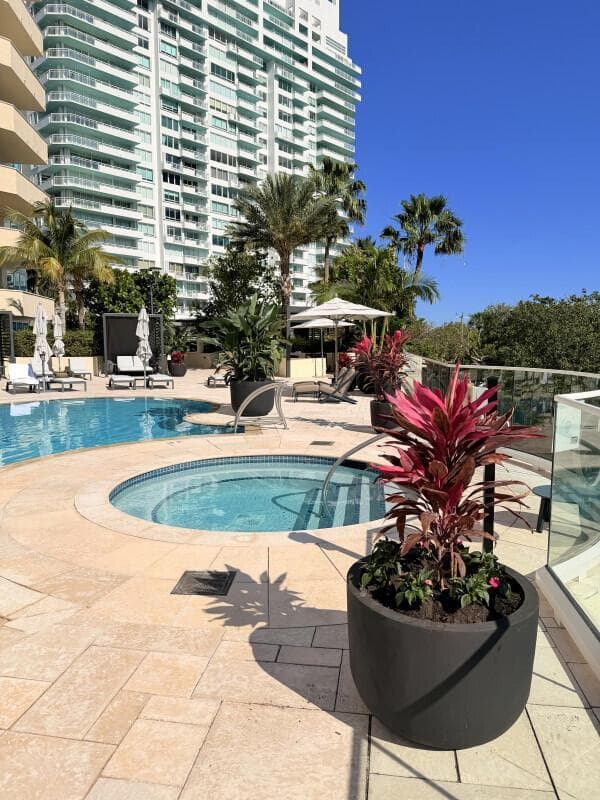 400 S Pointe Drive # 307, Miami Beach FL 33139 — 14