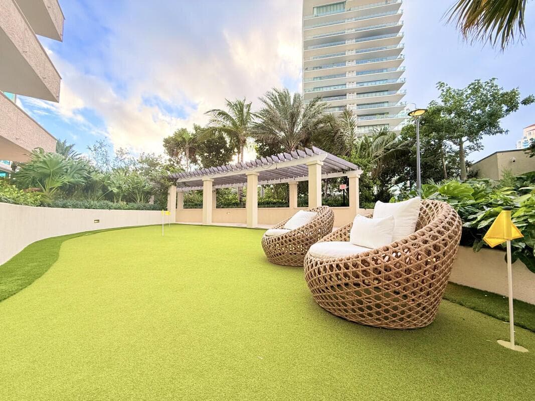 400 S Pointe Drive # 307, Miami Beach FL 33139 — 8