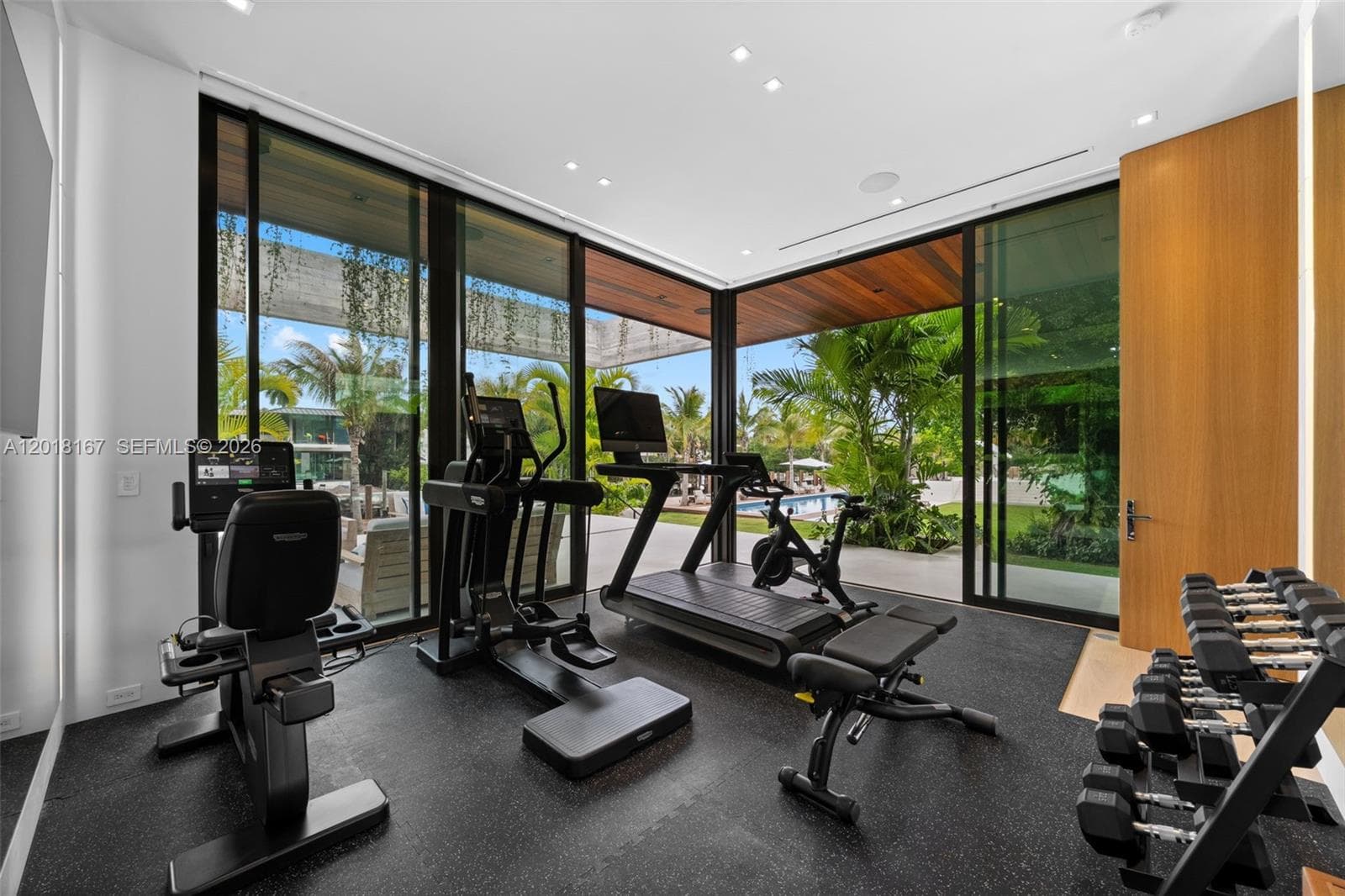 1420 W 23rd St, Miami Beach FL 33140 — 72