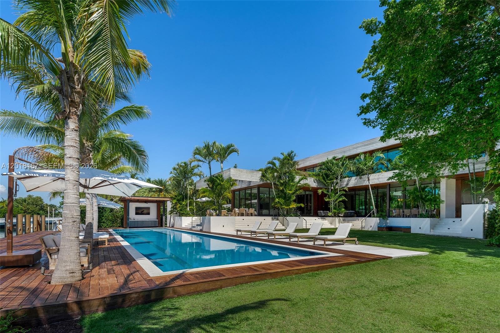 1420 W 23rd St, Miami Beach FL 33140 — 55